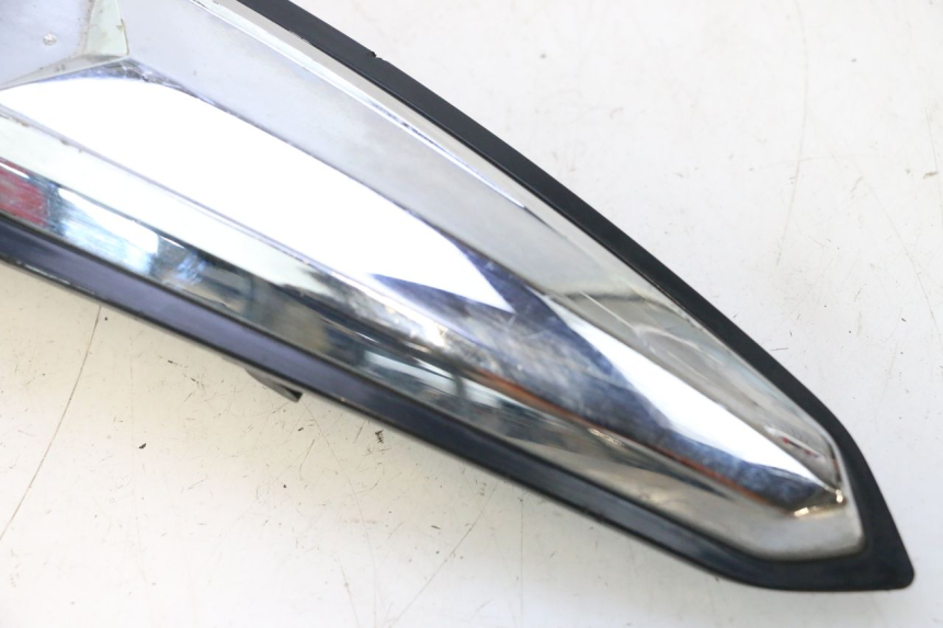 photo de GIUNZIONE CARENA ANTERIORE PIAGGIO LIBERTY IGET 4T 50 (2015 - 2020) - Primo piano tecnico