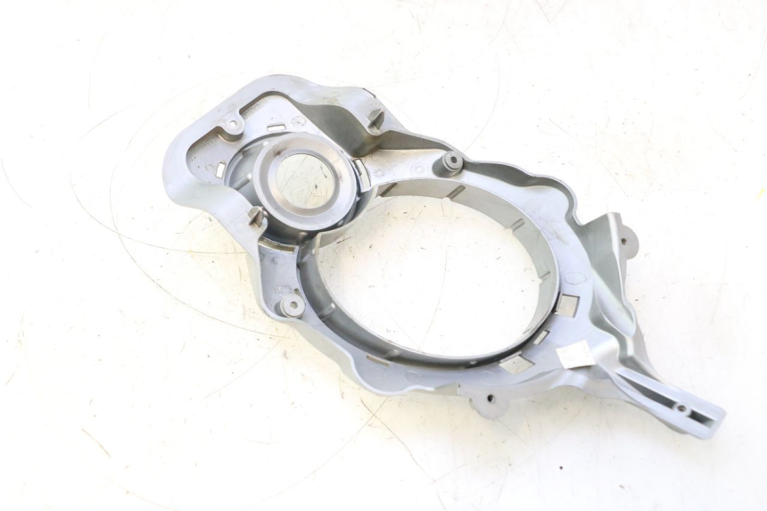 photo de CARENA ANTERIORE CONGIUNZIONE PEUGEOT LUDIX PRO 2T 50 (2010 - 2017) - Zoom sullo stato d'uso