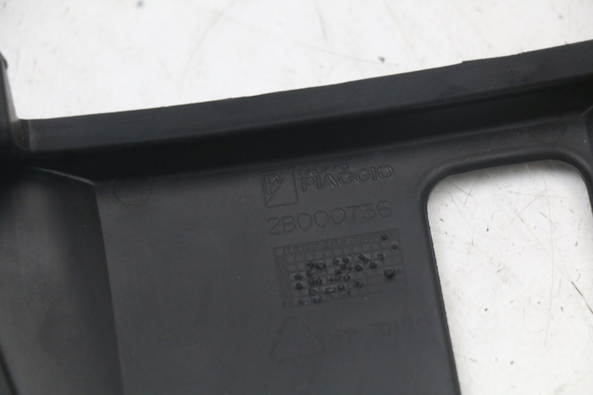 photo de CARENA ANTERIORE CONGIUNZIONE PIAGGIO MP3 HPE 350 (2018 - 2020) - Altra angolazione