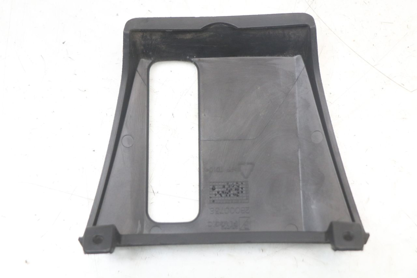 photo de CARENA ANTERIORE CONGIUNZIONE PIAGGIO MP3 HPE 350 (2018 - 2020) - Primo piano tecnico