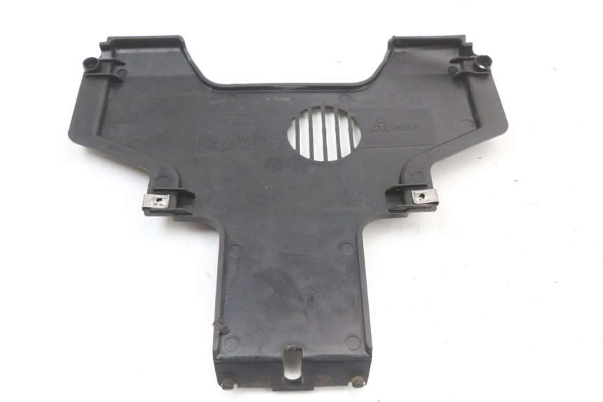 photo de CARENA ANTERIORE CONGIUNZIONE PIAGGIO MP3 125 (2006 - 2014) - Zoom sullo stato d'uso