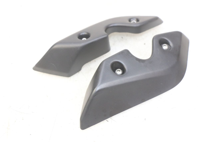 photo de GIUNZIONE CARENA ANTERIORE YAMAHA MT ABS 125 (2014 - 2018) - Vista principale