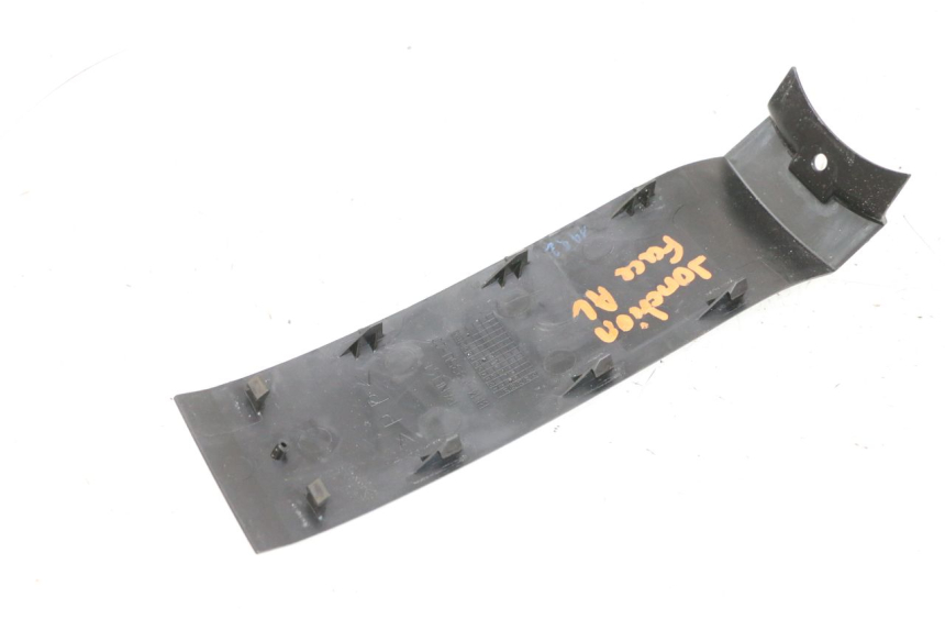 photo de CARENA ANTERIORE CONGIUNZIONE YAMAHA NEO'S CORE 1 (2022 - 2026) - Zoom sullo stato d'uso