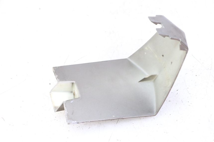 photo de GIUNZIONE CARENA ANTERIORE PEUGEOT CITYSTAR 50 (2013 - 2017) - Zoom sullo stato d'uso