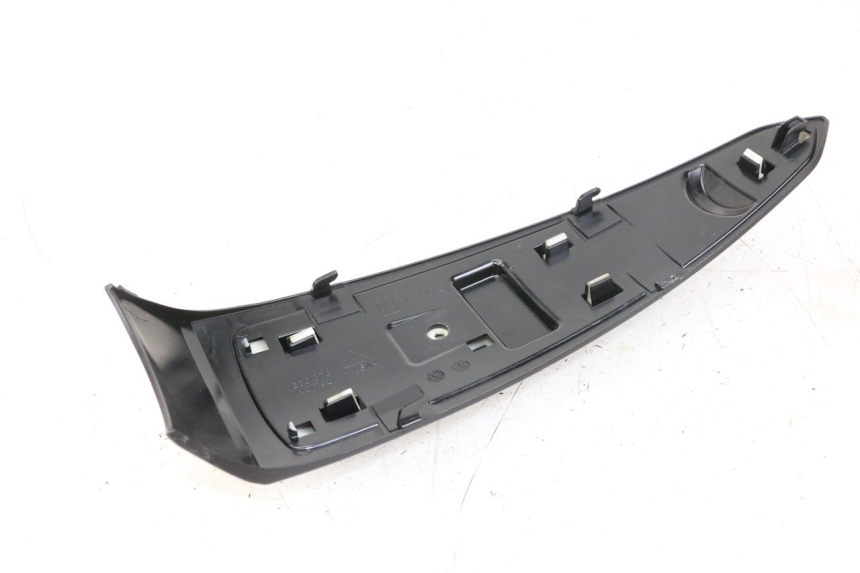 photo de CARENA ANTERIORE CONGIUNZIONE PIAGGIO LIBERTY IGET 4T 50 (2021 - 2025) - Primo piano tecnico