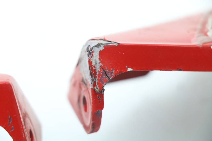 photo de Giunzione carena anteriore APRILIA RS AF-1 125 (1990 - 1993) - Dettagli dei punti di fissaggio