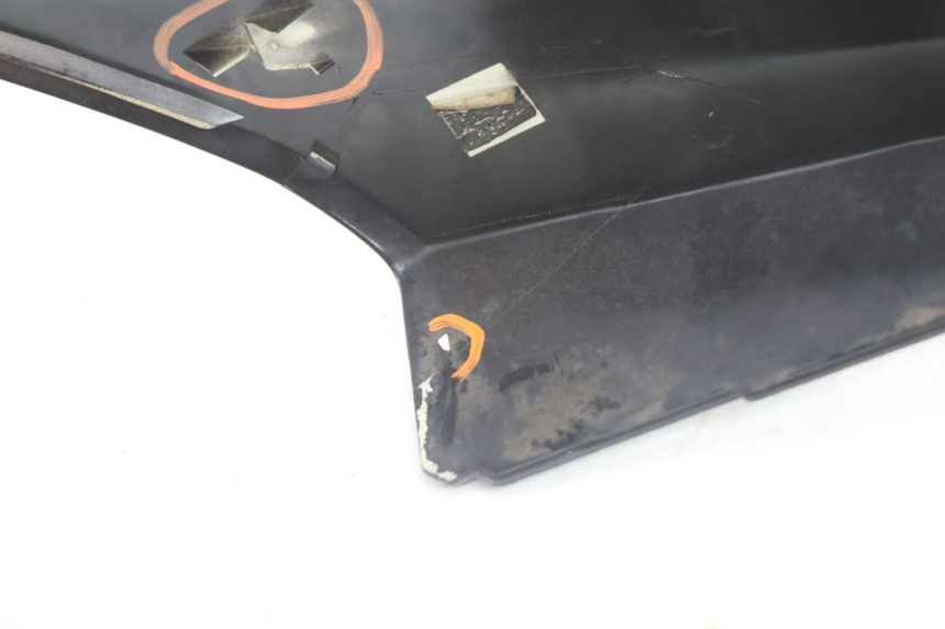 photo de CARENA ANTERIORE CONGIUNZIONE PEUGEOT SATELIS 125 (2006 - 2009) - Primo piano ad alta risoluzione