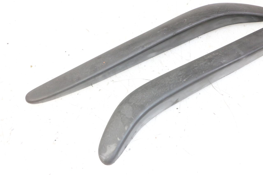 photo de CARENA ANTERIORE CONGIUNZIONE APRILIA SCARABEO GT TOURING 125 (1999 - 2005) - Dettaglio del componente