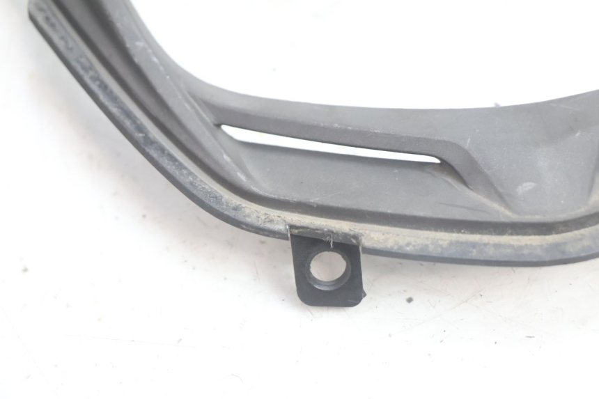 photo de GIUNZIONE CARENA ANTERIORE APRILIA SR 2T 50 (2012 - 2017) - Primo piano tecnico