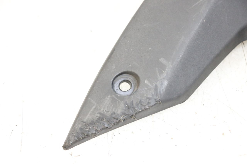 photo de CARENA ANTERIORE CONGIUNZIONE PEUGEOT STREETZONE 2T 50 (2014 - 2019) - Primo piano tecnico