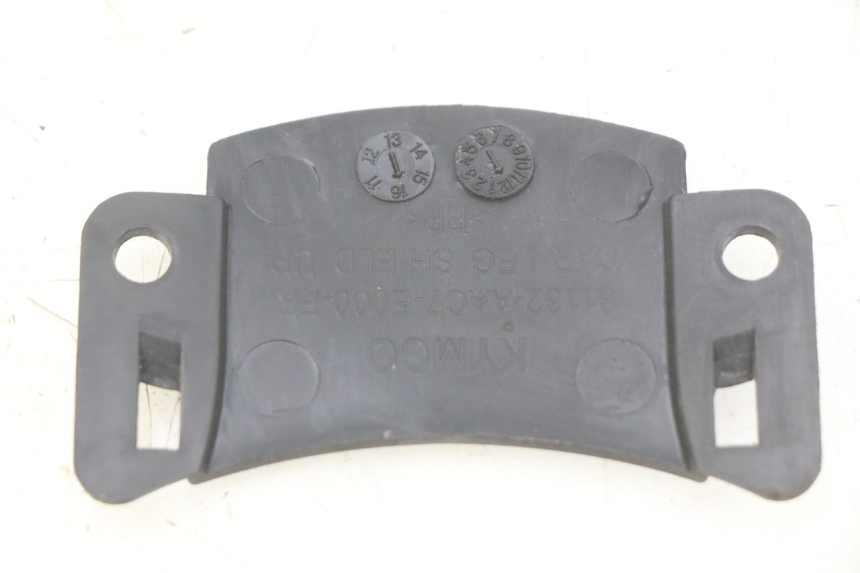 photo de GIUNZIONE CARENA ANTERIORE SUP KYMCO AGILITY 4T 50 (2018 - 2022) - Dettaglio del componente