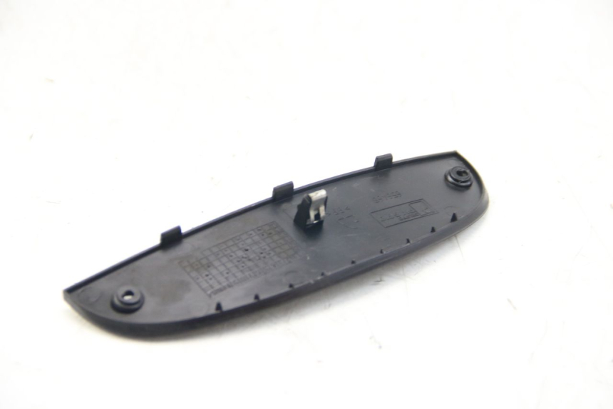 photo de GIUNZIONE CARENA ANTERIORE SUP PIAGGIO BEVERLY 125 (2010 - 2015) - Zoom sullo stato d'uso