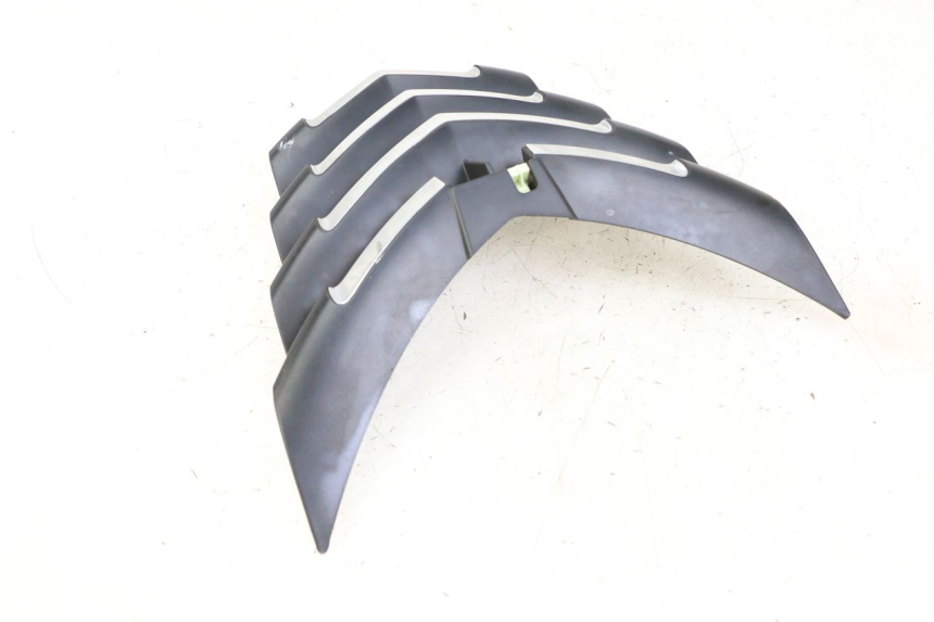 photo de GIUNZIONE CARENA ANTERIORE SUP PEUGEOT CITYSTAR 50 (2013 - 2017) - Dettaglio del componente