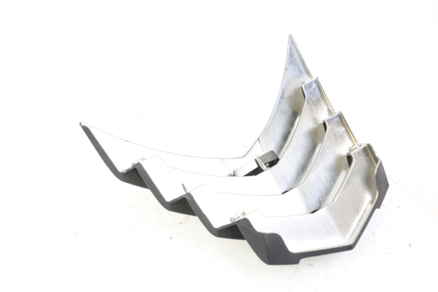 photo de GIUNZIONE CARENA ANTERIORE SUP PEUGEOT CITYSTAR 50 (2013 - 2017) - Altra angolazione