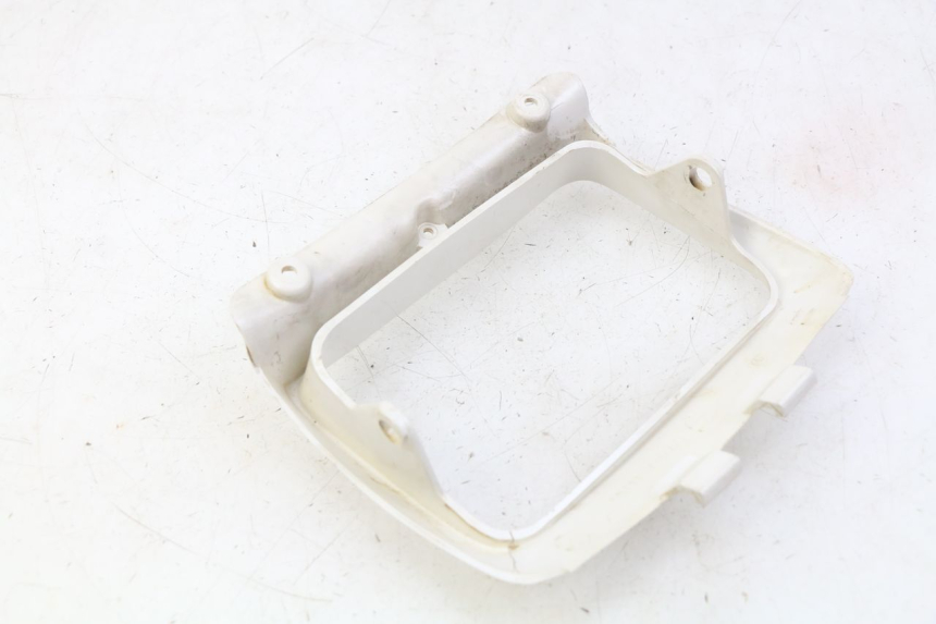 photo de GIUNZIONE CARENA ANTERIORE SUP SUZUKI CP 80 (1985 - 1996) - Altra angolazione