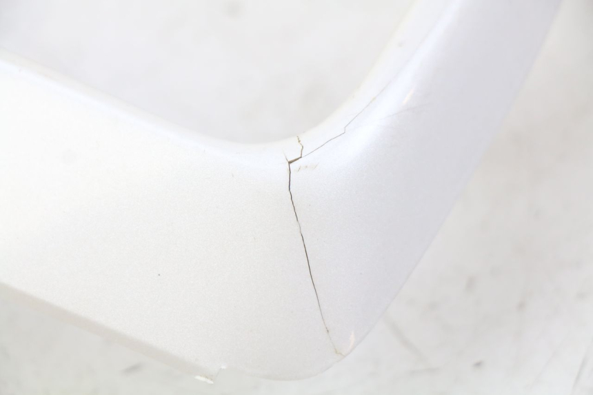 photo de GIUNZIONE CARENA ANTERIORE SUP SUZUKI CP 80 (1985 - 1996) - Primo piano tecnico