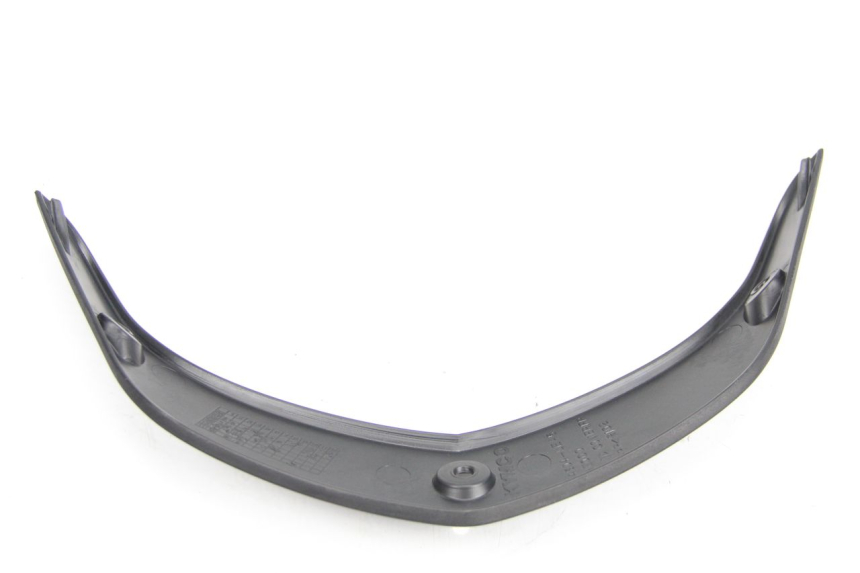 photo de GIUNZIONE CARENA ANTERIORE SUP KYMCO DINK 4T 50 (2007 - 2018) - Zoom sullo stato d'uso