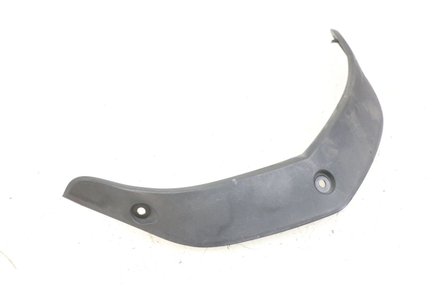 photo de GIUNZIONE CARENA ANTERIORE SUP KYMCO DINK 4T 50 (2007 - 2018) - Zoom sullo stato d'uso