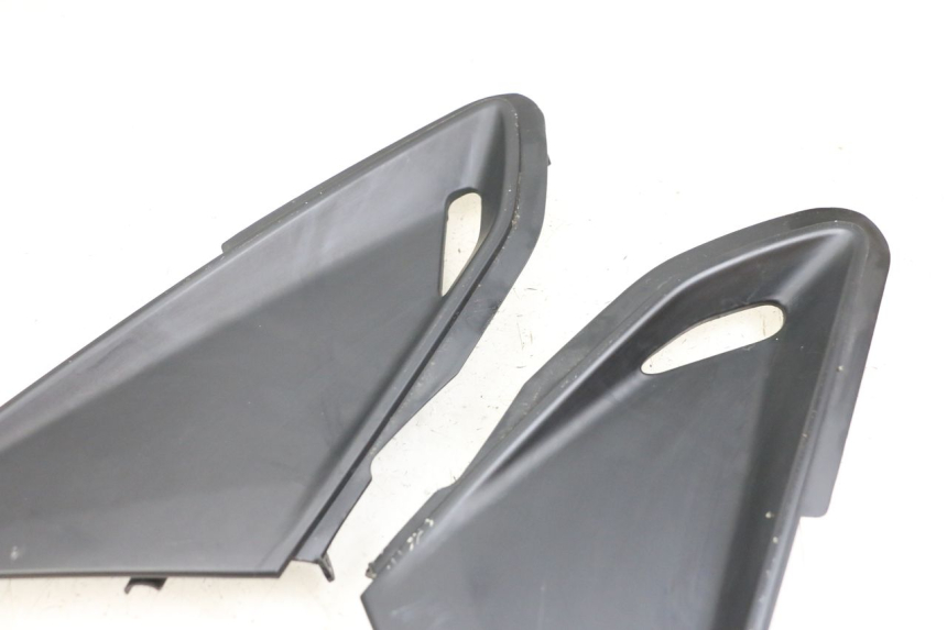 photo de CARENA ANTERIORE CONGIUNZIONE KYMCO DINK STREET 125 (2009 - 2014) - Zoom sullo stato d'uso