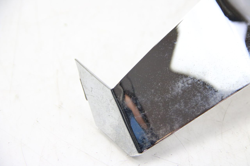 photo de GIUNZIONE CARENA ANTERIORE SUP PEUGEOT E-VIVACITY 1 (2012 - 2018) - Primo piano tecnico