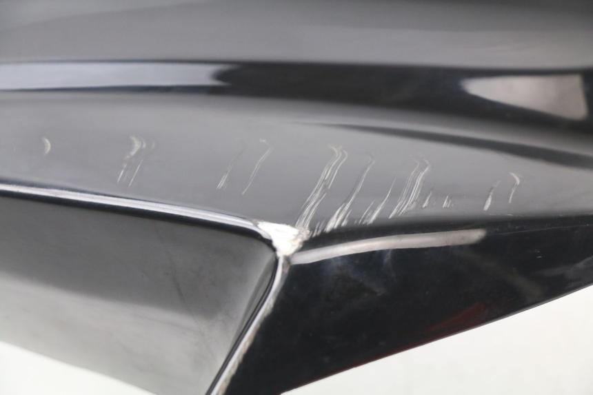 photo de Giunzione carena anteriore superiore SUZUKI GSX-R GSXR 750 (2011 - 2016) - Zoom sullo stato d'uso