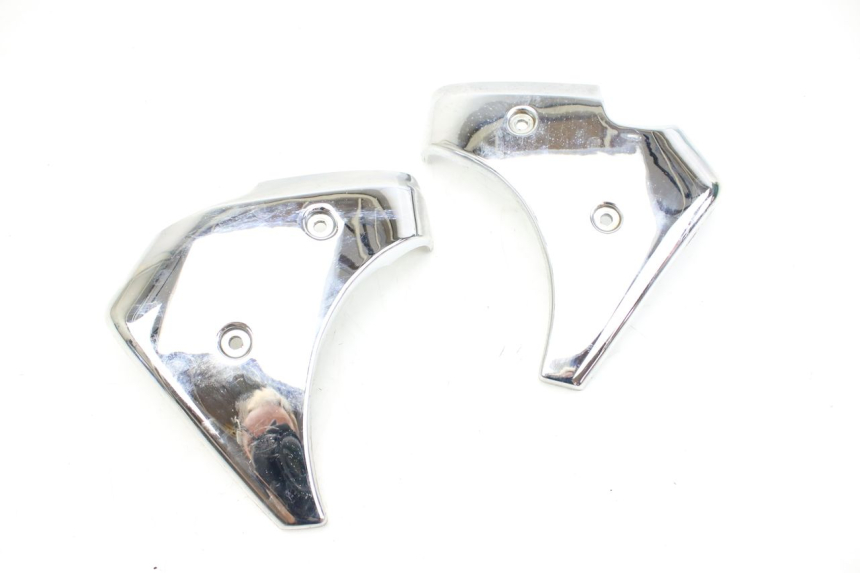 photo de GIUNZIONE CARENA ANTERIORE SUP SYM HUSKY 125 (1999 - 2005) - Vista principale