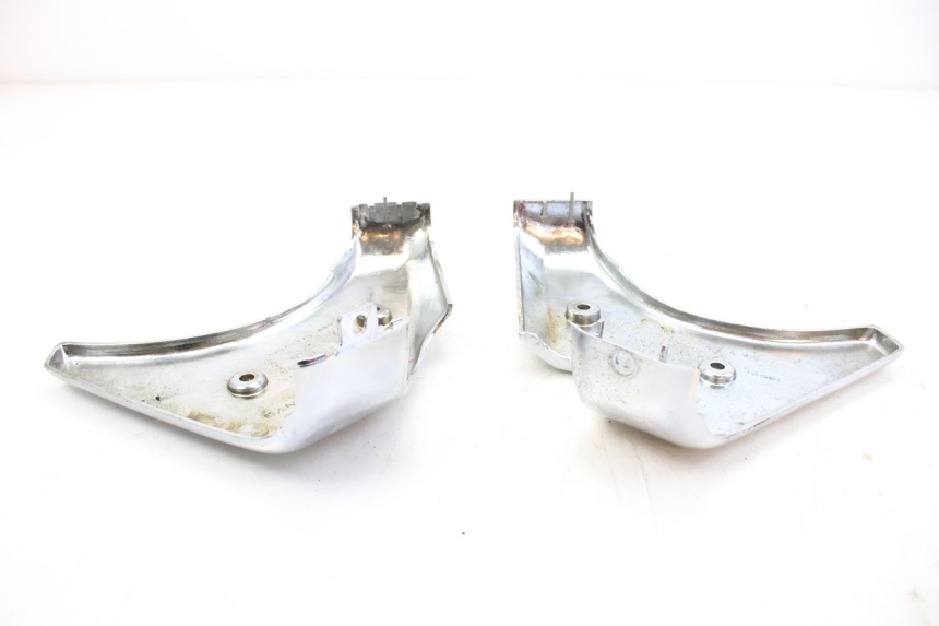 photo de GIUNZIONE CARENA ANTERIORE SUP SYM HUSKY 125 (1999 - 2005) - Primo piano tecnico