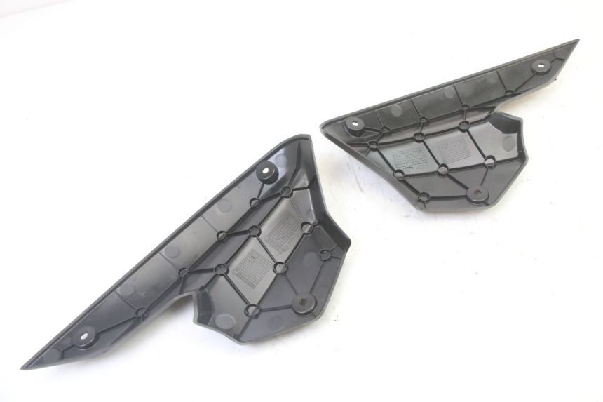 photo de CARENA ANTERIORE CONGIUNZIONE PEUGEOT KISBEE 4T 50 (2018 - 2022) - Primo piano tecnico