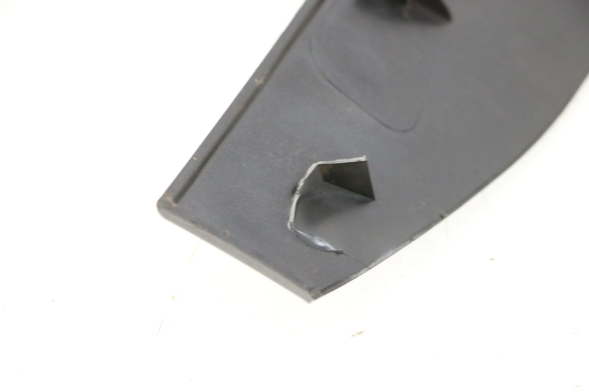 photo de CARENA ANTERIORE CONGIUNZIONE PIAGGIO MP3 125 (2006 - 2014) - Dettaglio del componente