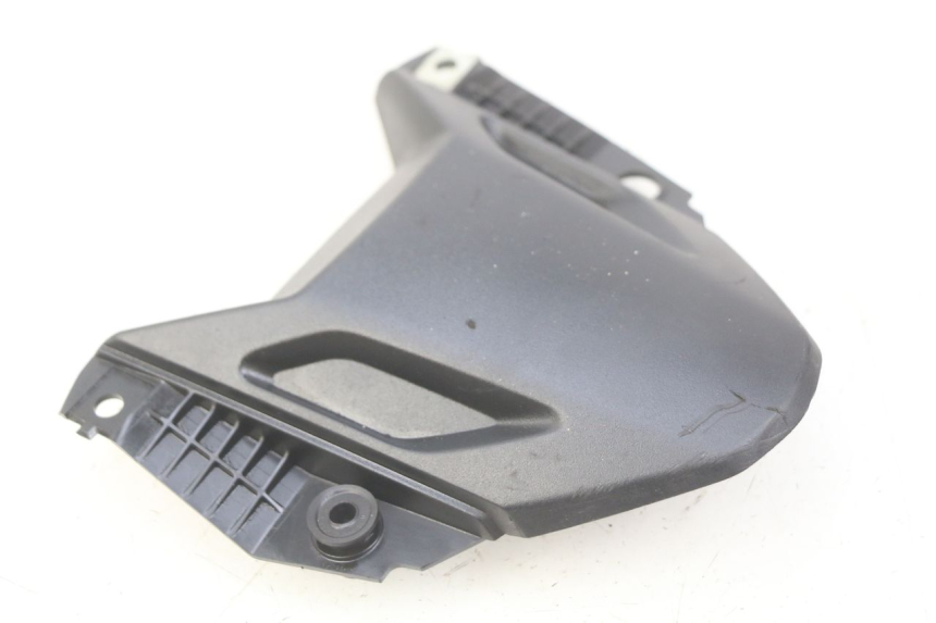 photo de GIUNZIONE CARENA ANTERIORE SUP YAMAHA MT-07 MT07 700 (2018 - 2020) - Dettaglio del componente
