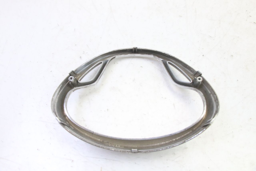 photo de CARENA ANTERIORE CONGIUNZIONE KYMCO LIKE 4T 50 (2019 - 2025) - Dettagli dei punti di fissaggio