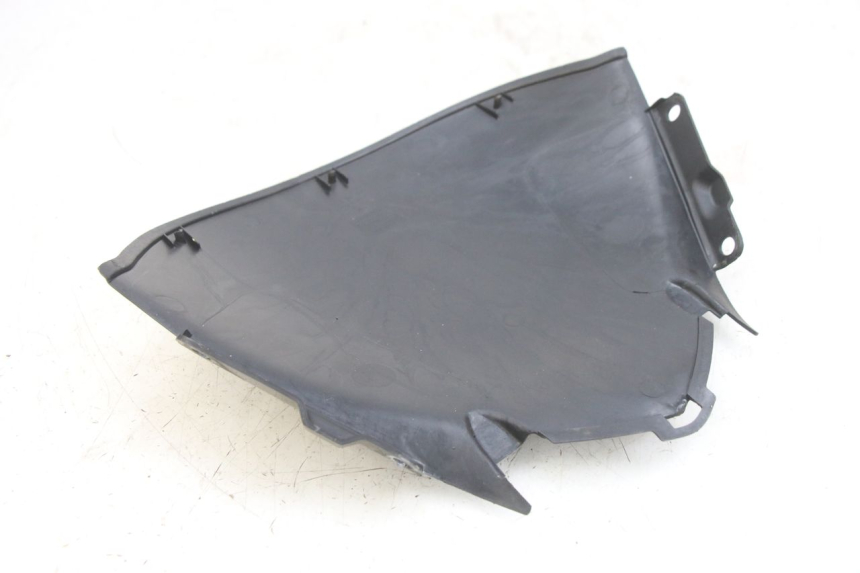 photo de GIUNZIONE CARENA ANTERIORE SUP HONDA PCX (JF47) 125 (2012 - 2013) - Dettaglio del componente
