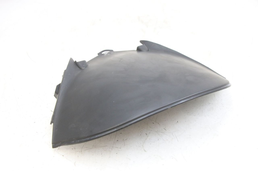 photo de GIUNZIONE CARENA ANTERIORE SUP HONDA PCX (JF47) 125 (2012 - 2013) - Zoom sullo stato d'uso