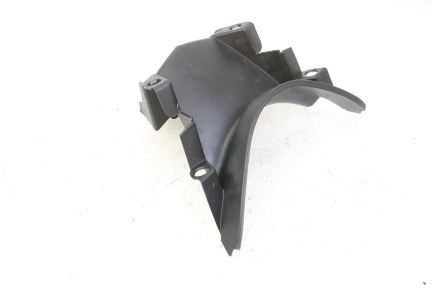 photo de GIUNZIONE CARENA ANTERIORE SUP PEUGEOT CITYSTAR 2T 50 (2018 - 2021) - Altra angolazione