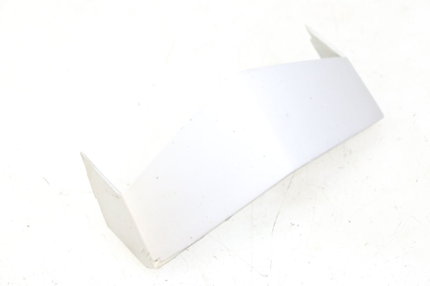 photo de Giunzione carena anteriore superiore PEUGEOT VIVACITY 125 (2010 - 2017) - Primo piano tecnico