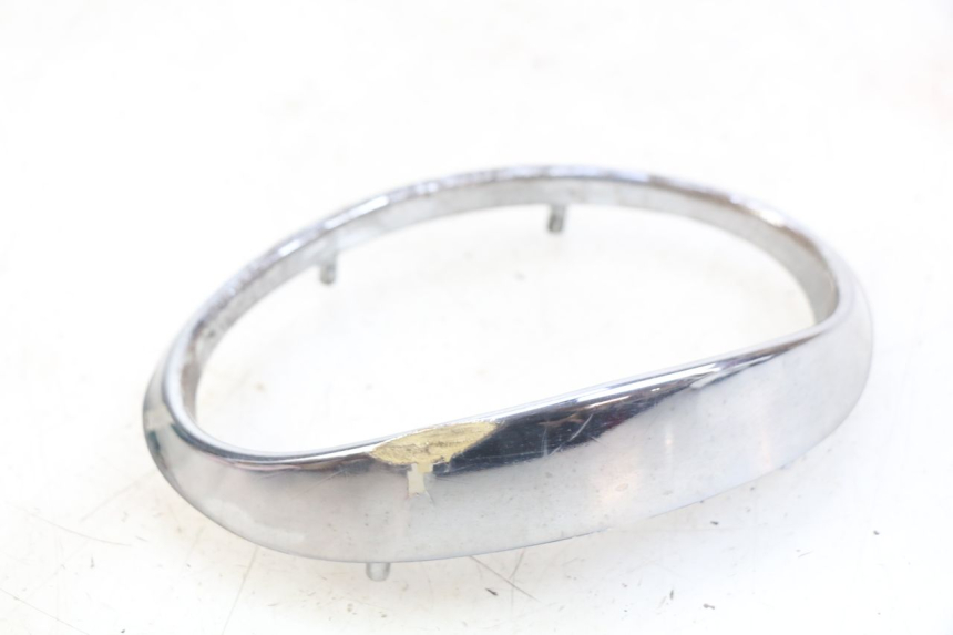 photo de GIUNZIONE CARENA ANTERIORE SUP APRILIA SCARABEO 100 (2003 - 2012) - Altra angolazione