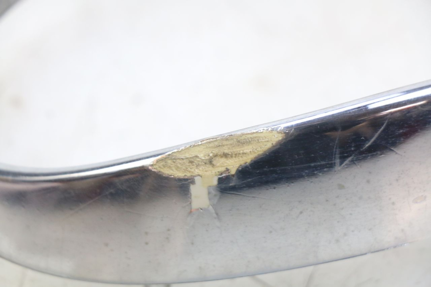 photo de GIUNZIONE CARENA ANTERIORE SUP APRILIA SCARABEO 100 (2003 - 2012) - Primo piano tecnico