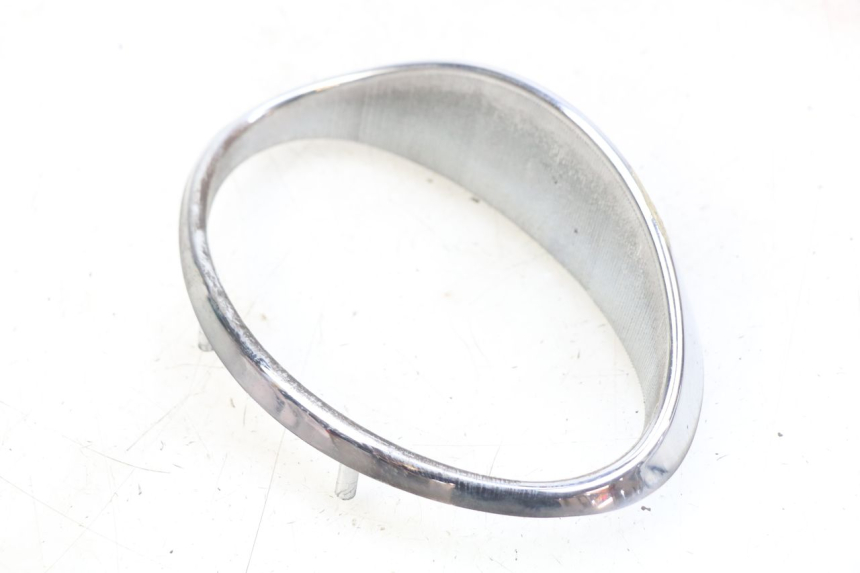 photo de GIUNZIONE CARENA ANTERIORE SUP APRILIA SCARABEO 100 (2003 - 2012) - Vista d'insieme del prodotto