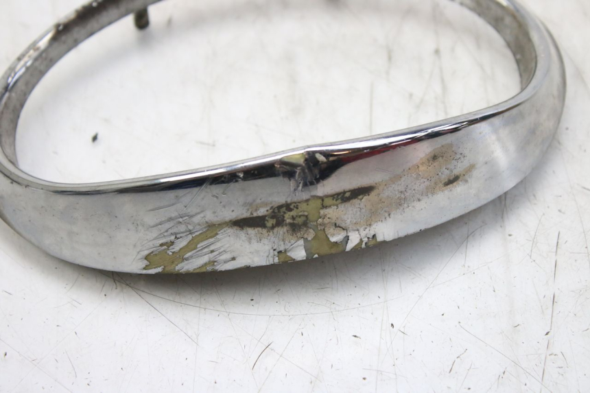 photo de GIUNZIONE CARENA ANTERIORE SUP APRILIA SCARABEO 100 (2003 - 2012) - Altra angolazione