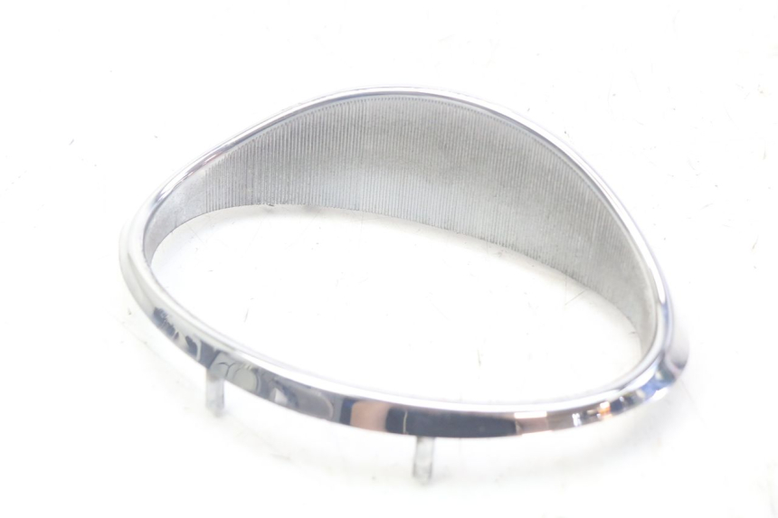 photo de GIUNZIONE CARENA ANTERIORE SUP APRILIA SCARABEO 100 (2003 - 2012) - Zoom sullo stato d'uso