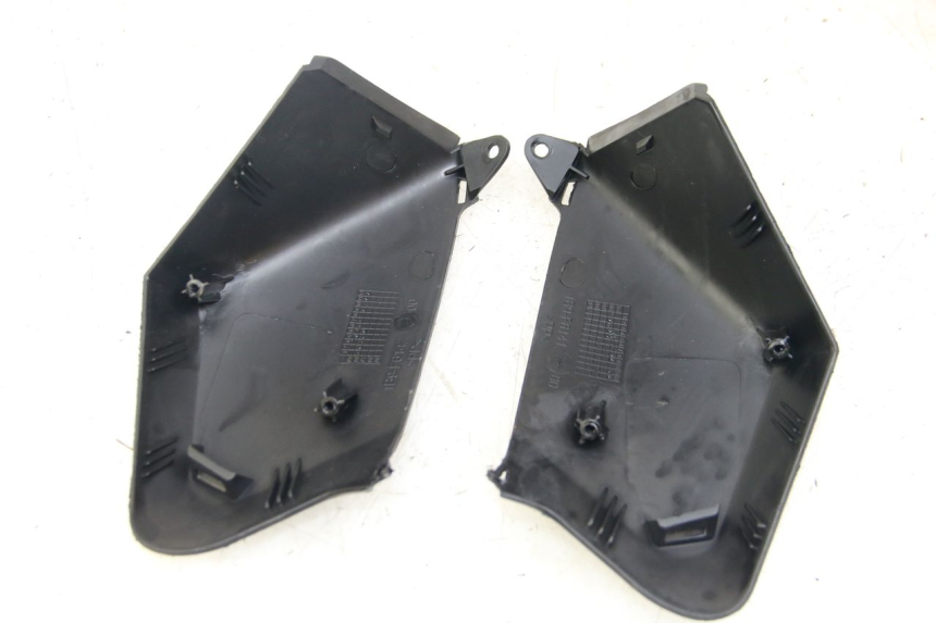 photo de CARENA ANTERIORE CONGIUNZIONE MBK SKYCRUISER 125 (2006 - 2009) - Primo piano tecnico