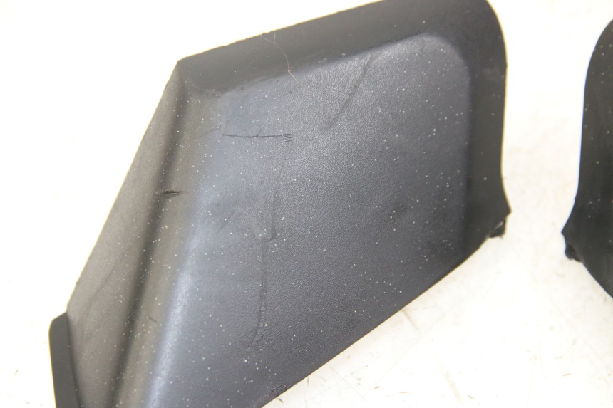 photo de CARENA ANTERIORE CONGIUNZIONE MBK SKYCRUISER 125 (2006 - 2009) - Dettagli dei punti di fissaggio