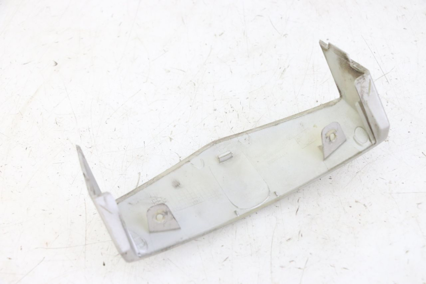 photo de GIUNZIONE CARENA ANTERIORE SUP PEUGEOT VIVACITY NEW 2T 50 (2008 - 2017) - Altra angolazione