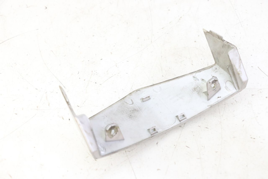 photo de GIUNZIONE CARENA ANTERIORE SUP PEUGEOT VIVACITY NEW 2T 50 (2008 - 2017) - Altra angolazione