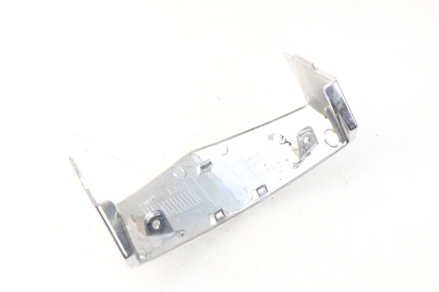 photo de GIUNZIONE CARENA ANTERIORE SUP PEUGEOT VIVACITY NEW 4T 50 (2008 - 2017) - Dettaglio del componente