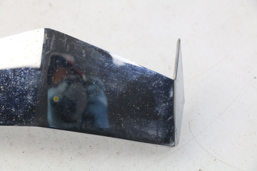 photo de GIUNZIONE CARENA ANTERIORE SUP PEUGEOT VIVACITY NEW 4T 50 (2008 - 2017) - Altra angolazione