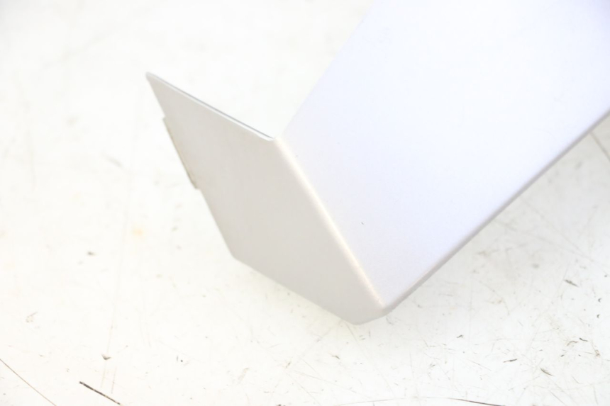 photo de GIUNZIONE CARENA ANTERIORE SUP PEUGEOT VIVACITY NEW 4T 50 (2008 - 2017) - Vista d'insieme del prodotto