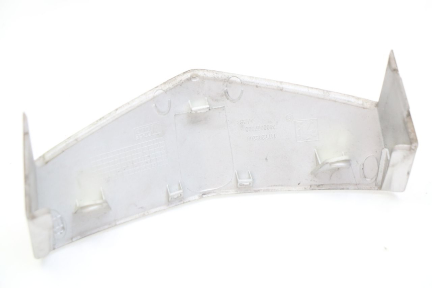 photo de Giunzione carena anteriore superiore PEUGEOT VIVACITY 125 (2010 - 2017) - Zoom sullo stato d'uso