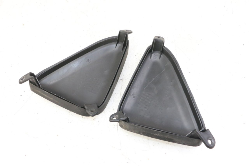 photo de CARENA ANTERIORE CONGIUNZIONE YAMAHA X-MAX XMAX ABS 250 (2010 - 2012) - Dettaglio del componente