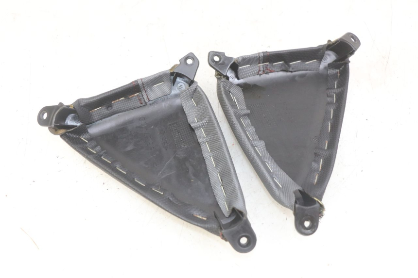 photo de GIUNZIONE CARENA ANTERIORE SUP YAMAHA X-MAX XMAX 125 (2010 - 2013) - Dettaglio del componente